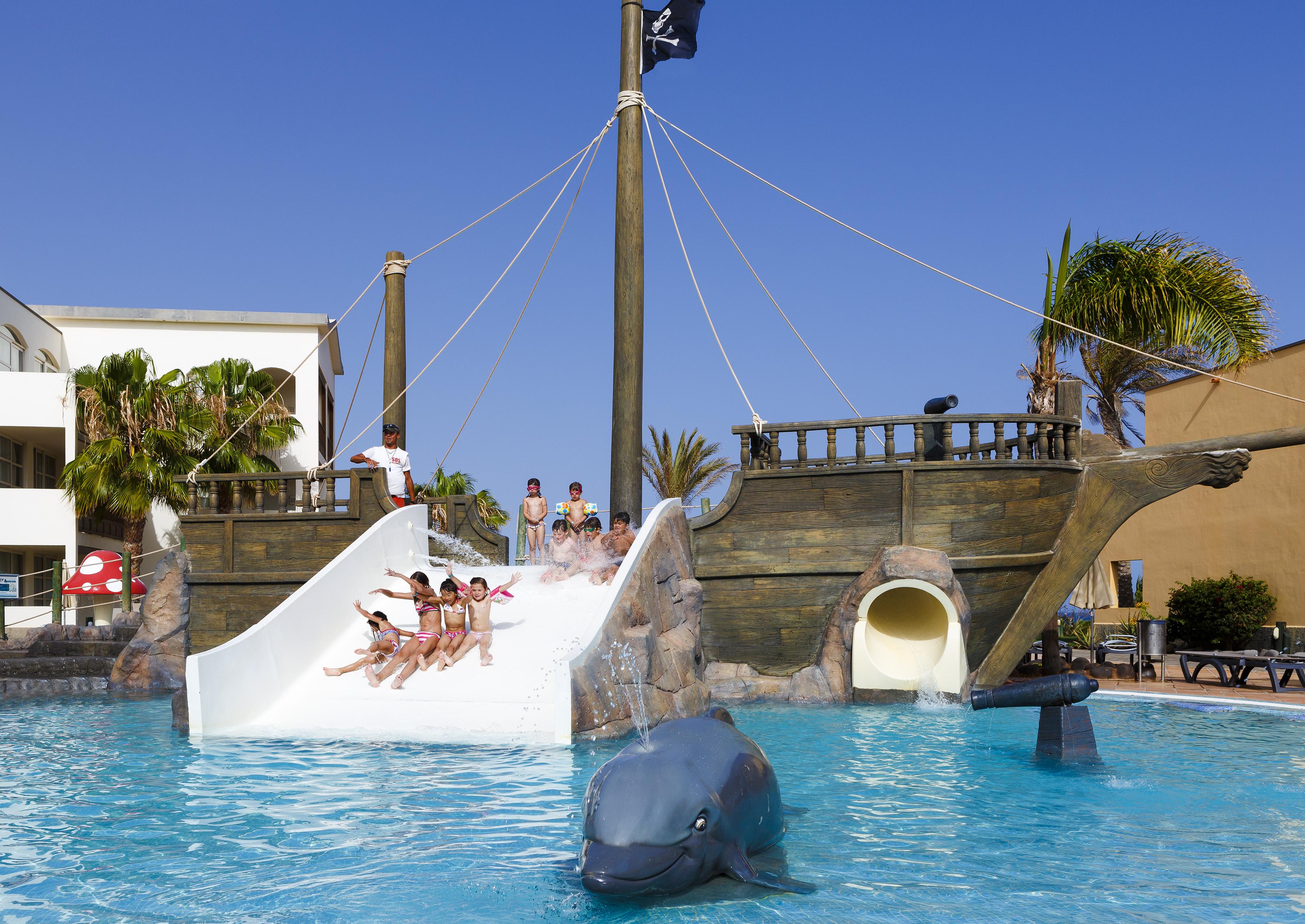 H10 Rubicon Horizons Collection (Adults Only) Hotel Playa Blanca  Exterior photo The pirate ship at the water park
