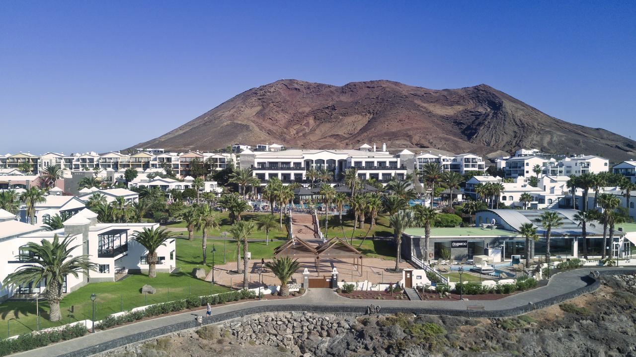 H10 Rubicon Horizons Collection (Adults Only) Hotel Playa Blanca  Exterior photo View of Montaña Clara